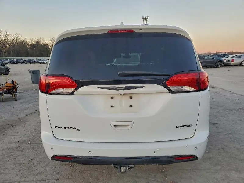 2019 CHRYSLER PACIFICA LIMITED  