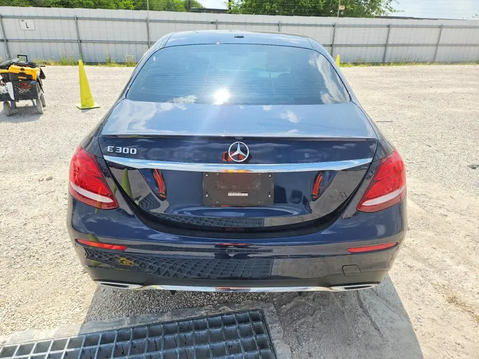 2019 MERCEDES-BENZ E 300  