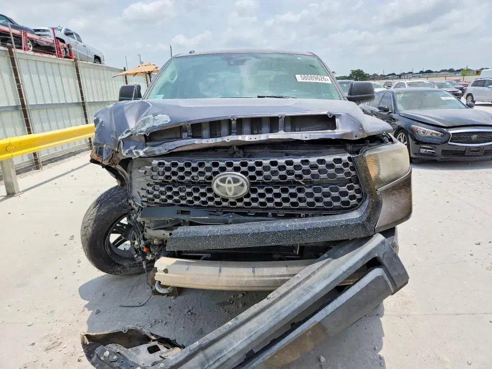 2018 TOYOTA TUNDRA CREWMAX SR5  