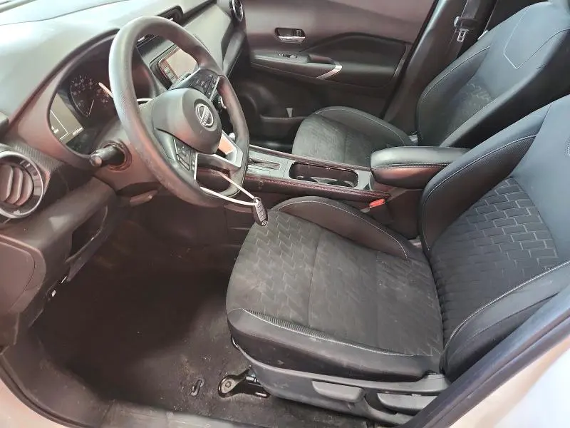 2022 NISSAN KICKS SV  