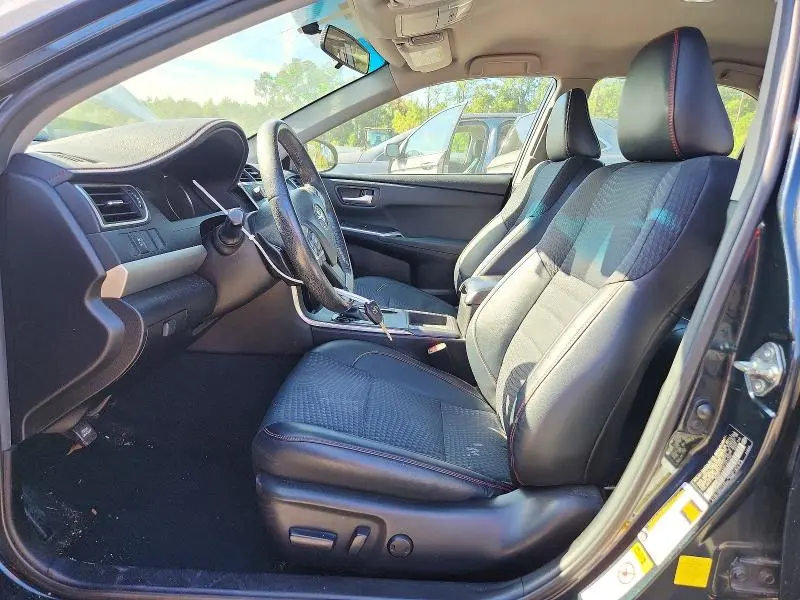 2015 TOYOTA CAMRY SE  