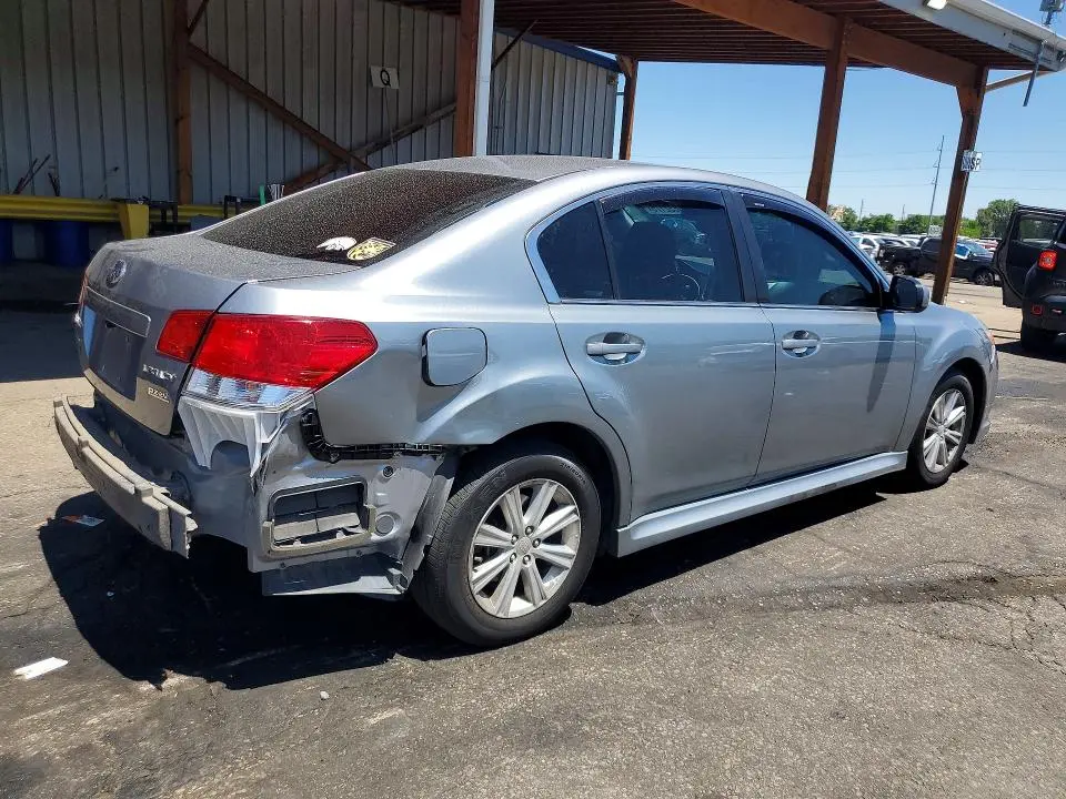 2010 SUBARU LEGACY   