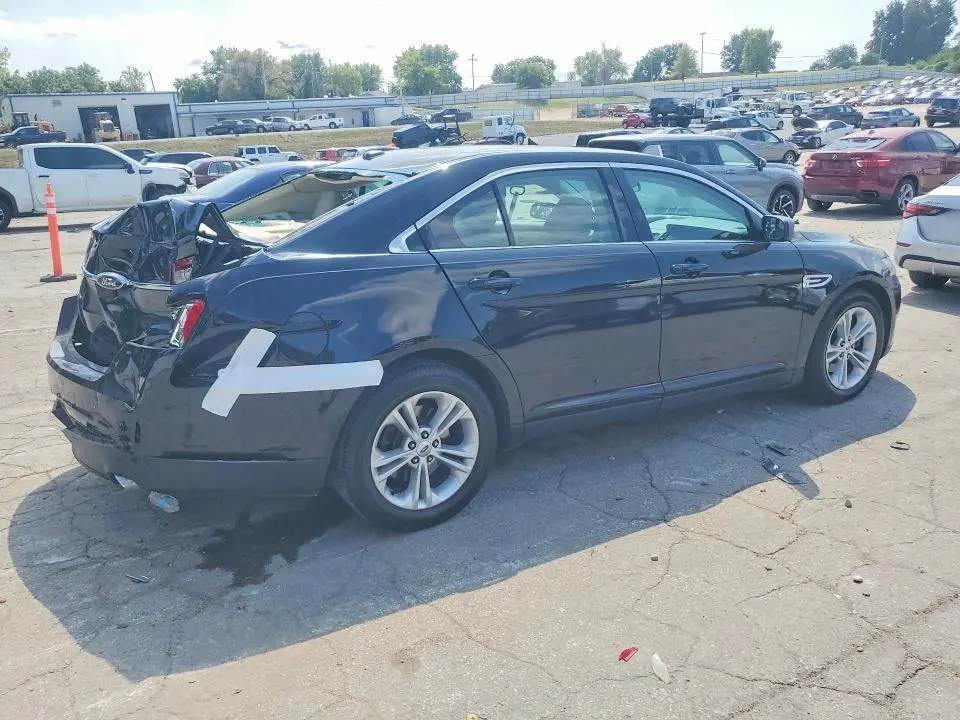 2016 FORD TAURUS SE  