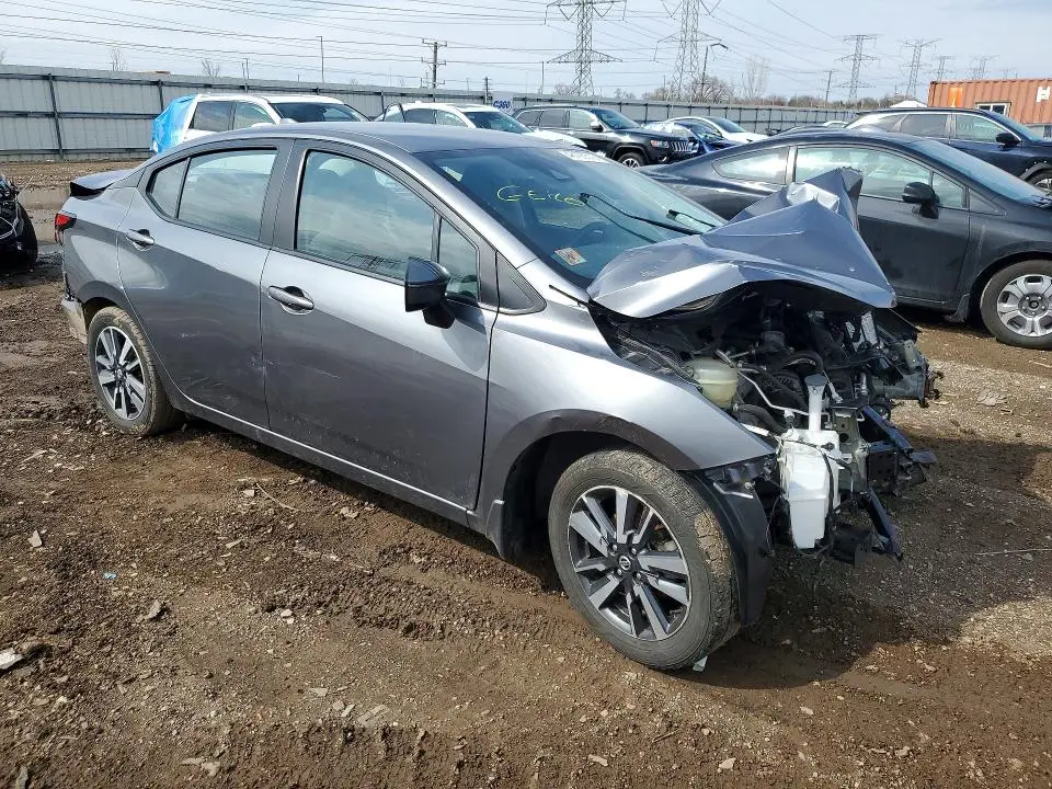 2021 NISSAN VERSA SV  