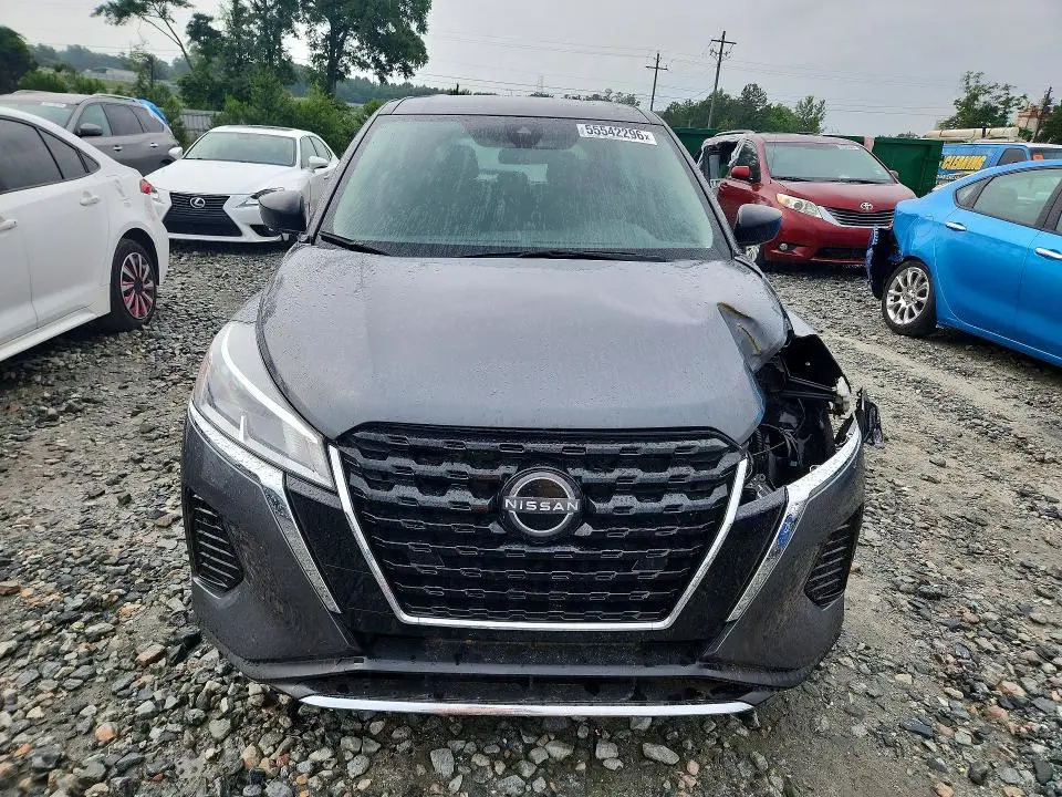 2024 NISSAN KICKS S  