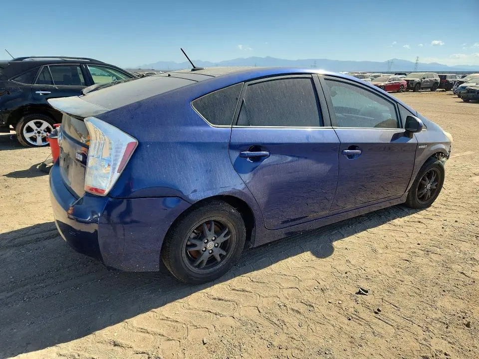 2010 TOYOTA PRIUS III  