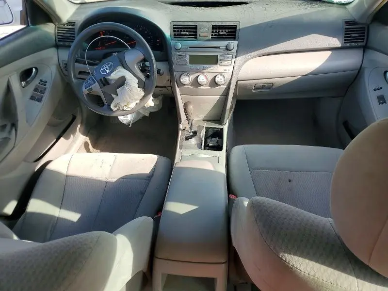 2010 TOYOTA CAMRY LE  