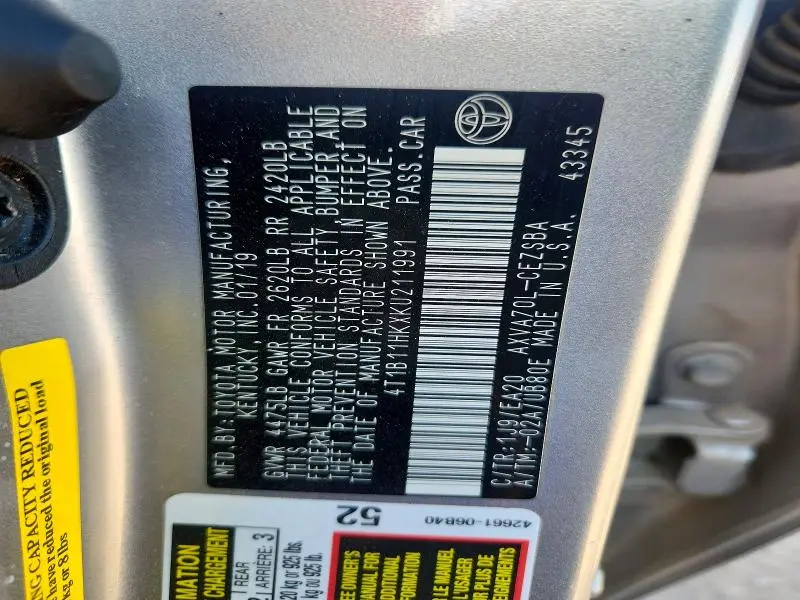 2019 TOYOTA CAMRY SE  