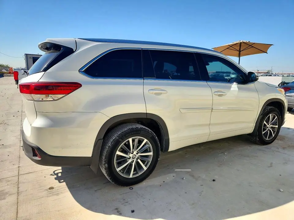 2018 TOYOTA HIGHLANDER XLE  