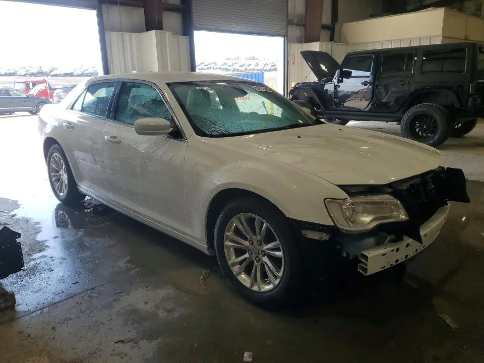 2016 CHRYSLER 300 LIMITED  