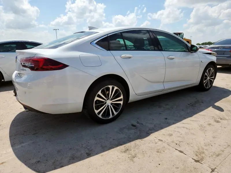 2018 BUICK REGAL ESSENCE  