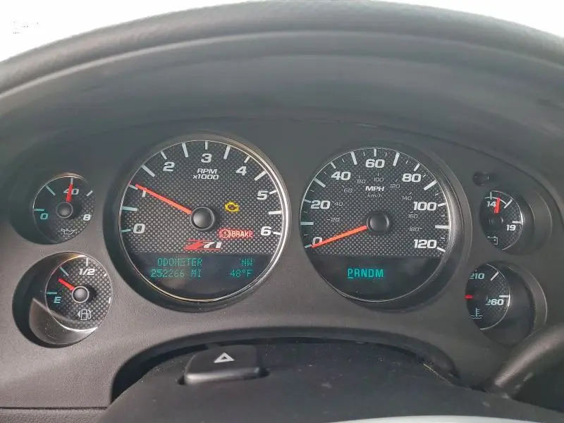 2011 CHEVROLET SUBURBAN K1500 LT  