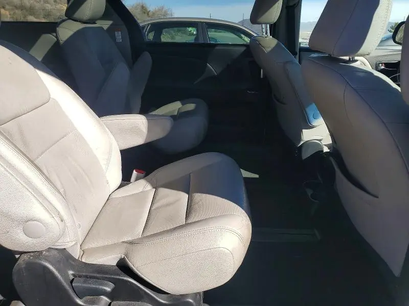 2016 TOYOTA SIENNA LIMITED PREMIUM 7-PASSENGER  