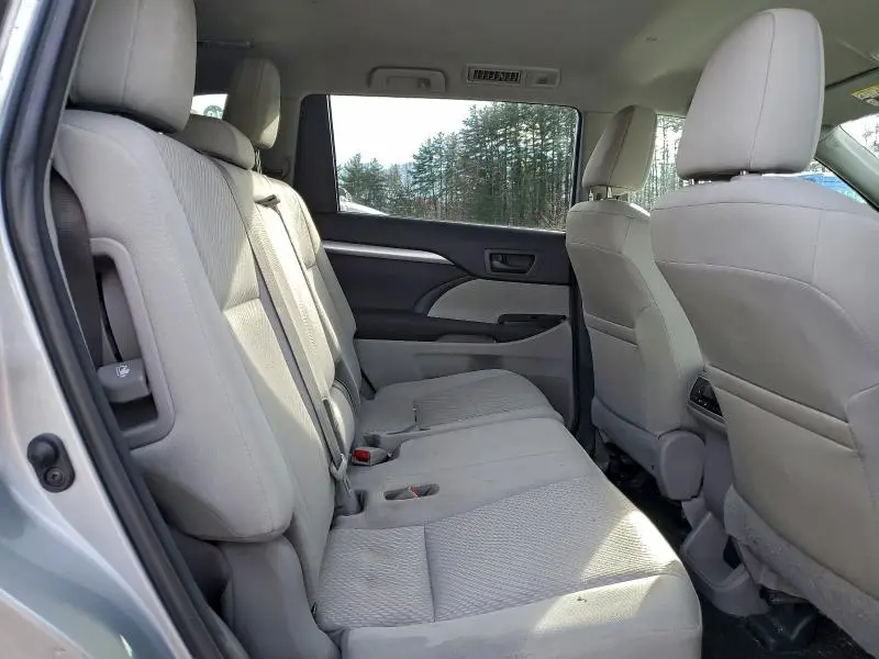 2018 TOYOTA HIGHLANDER LE  