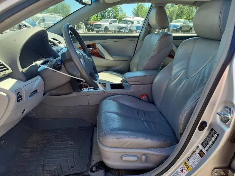 2010 TOYOTA CAMRY XLE V6  