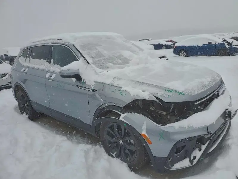2022 VOLKSWAGEN TIGUAN SE  