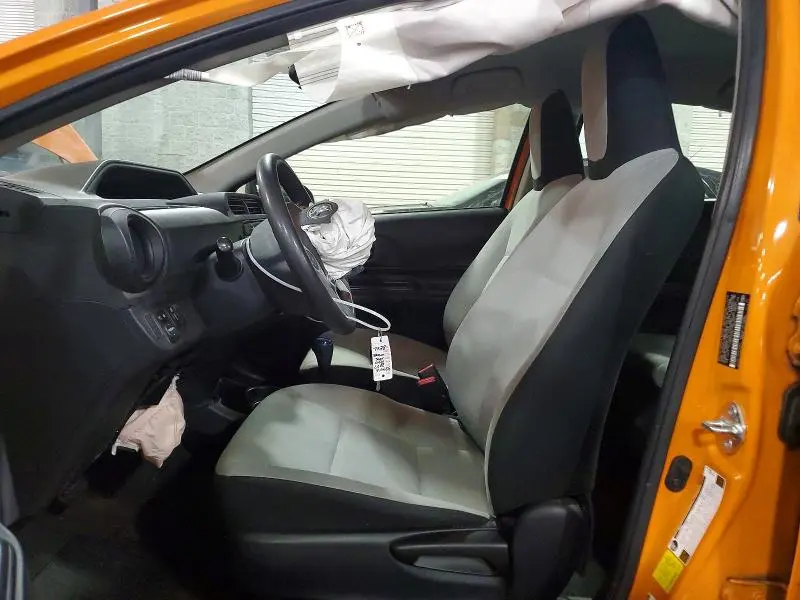 2015 TOYOTA PRIUS C ONE  