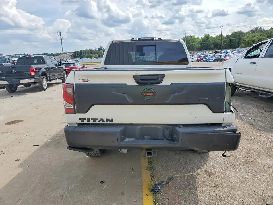 2020 NISSAN TITAN PRO-4X  
