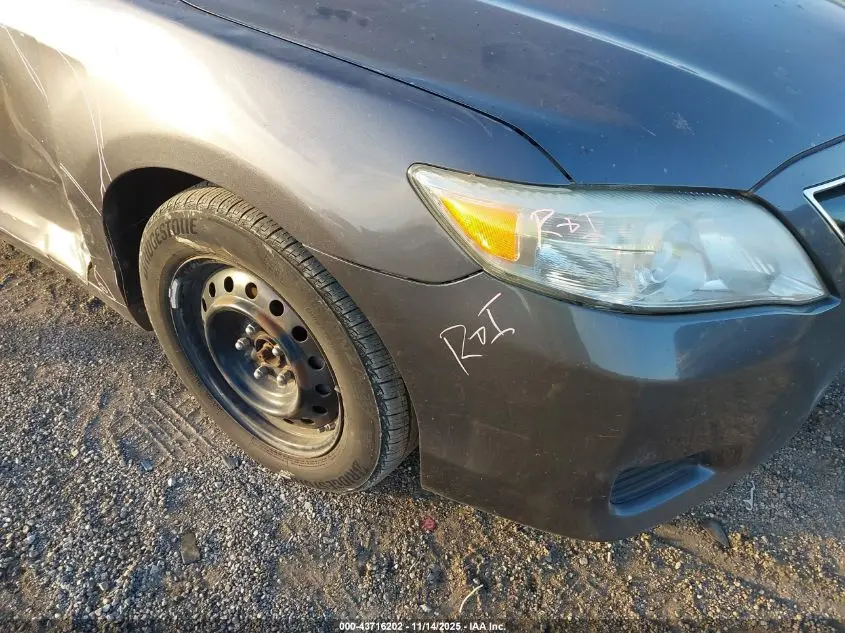 2011 TOYOTA CAMRY LE