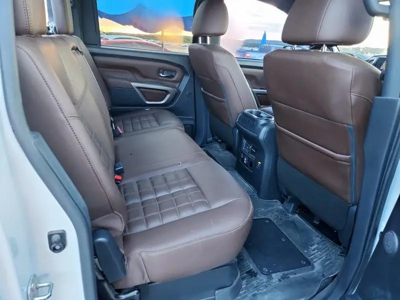 2023 NISSAN TITAN SV  