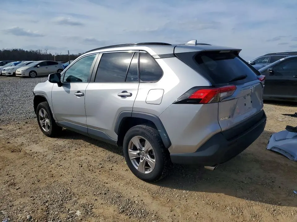 2022 TOYOTA RAV4 XLE  