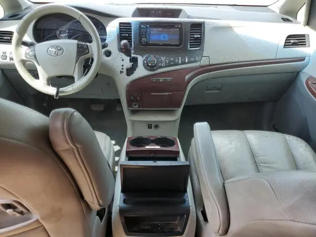 2014 TOYOTA SIENNA XLE  