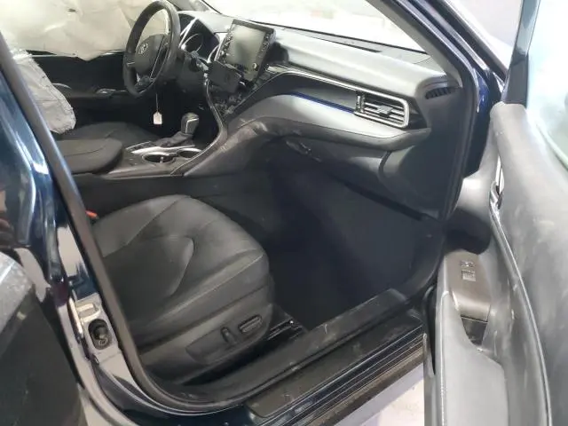 2021 TOYOTA CAMRY XLE  