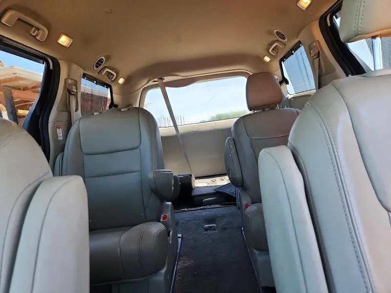 2020 TOYOTA SIENNA XLE PREMIUM 7-PASSENGER  