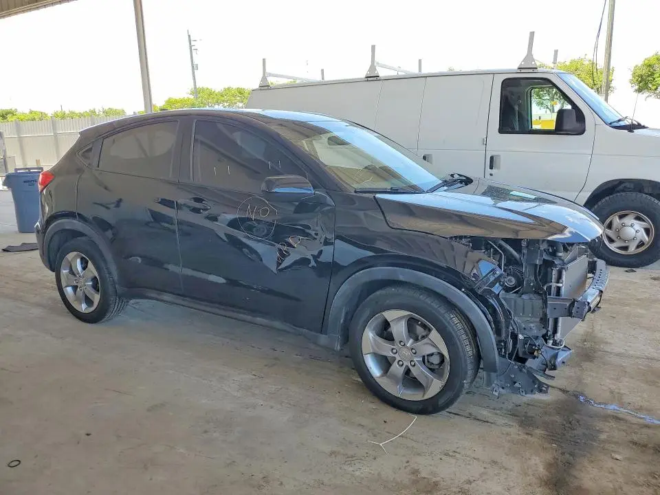 2017 HONDA HR-V LX  