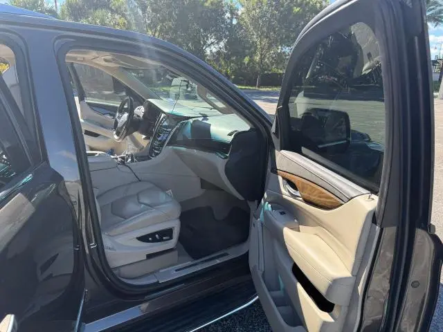 2020 CADILLAC ESCALADE LUXURY  