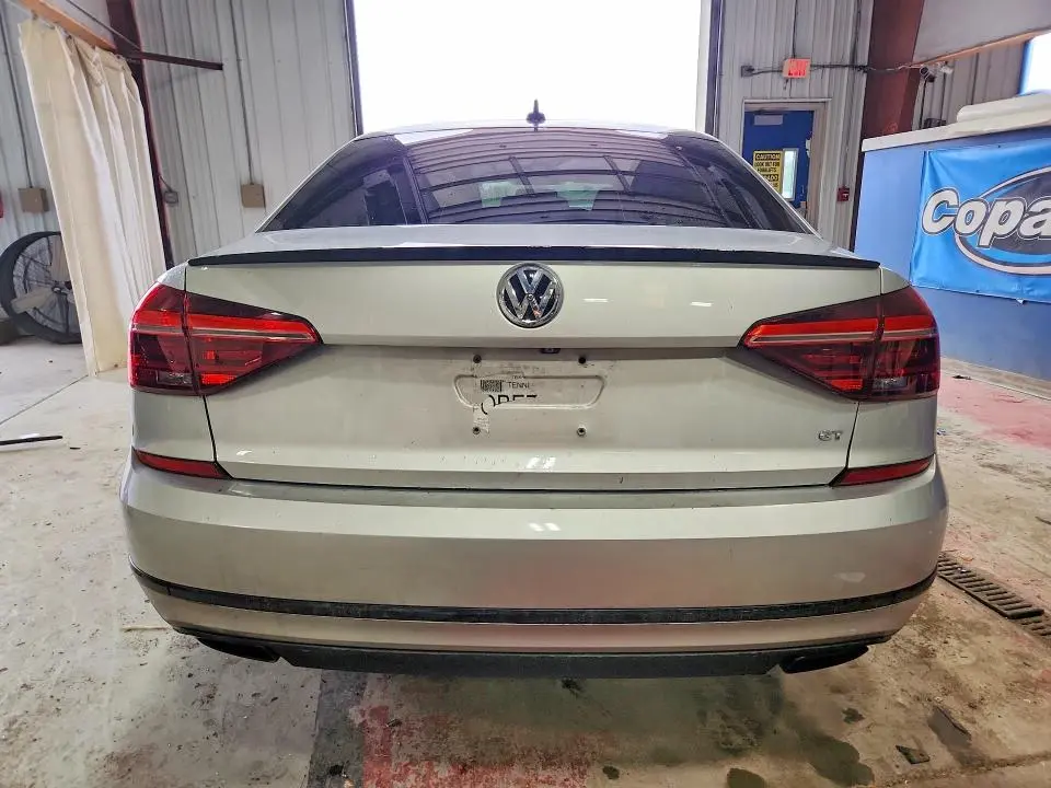 2018 VOLKSWAGEN PASSAT GT  