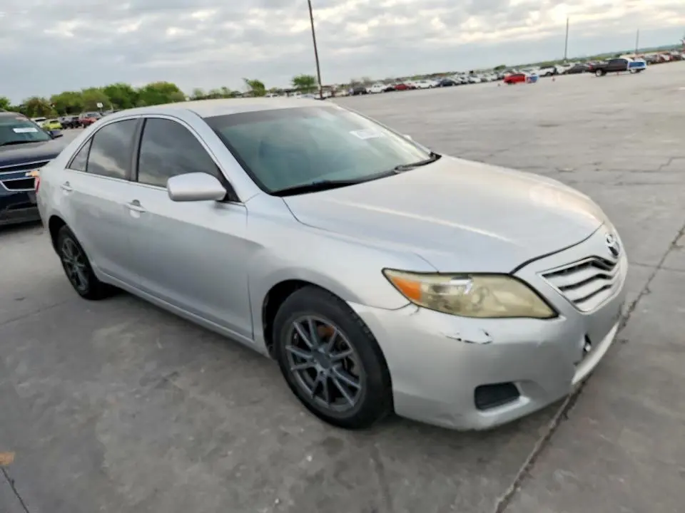 2011 TOYOTA CAMRY LE  