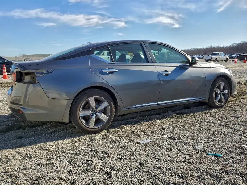 2021 NISSAN ALTIMA SV  