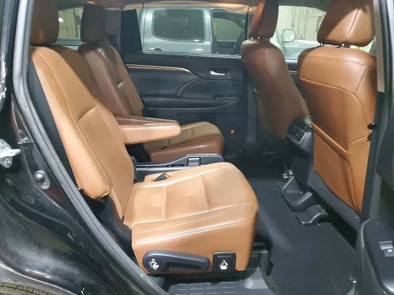 2017 TOYOTA HIGHLANDER LIMITED  