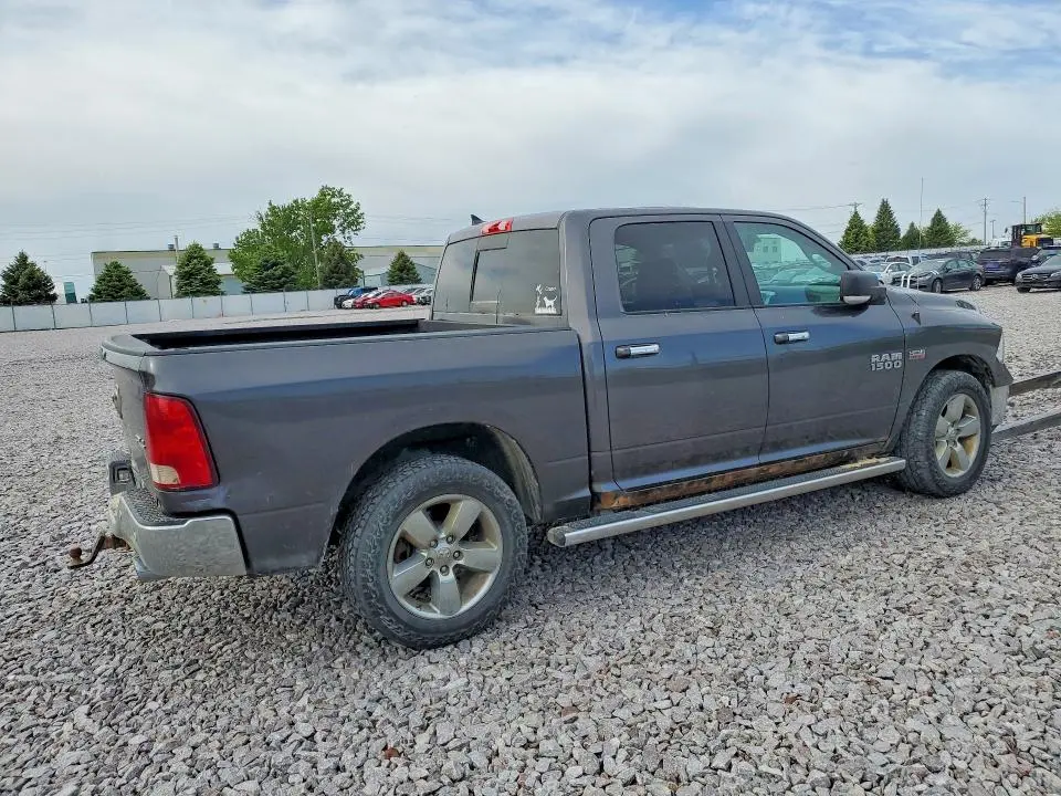 2017 RAM 1500 SLT  
