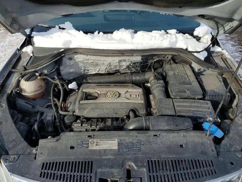 2011 VOLKSWAGEN TIGUAN S  