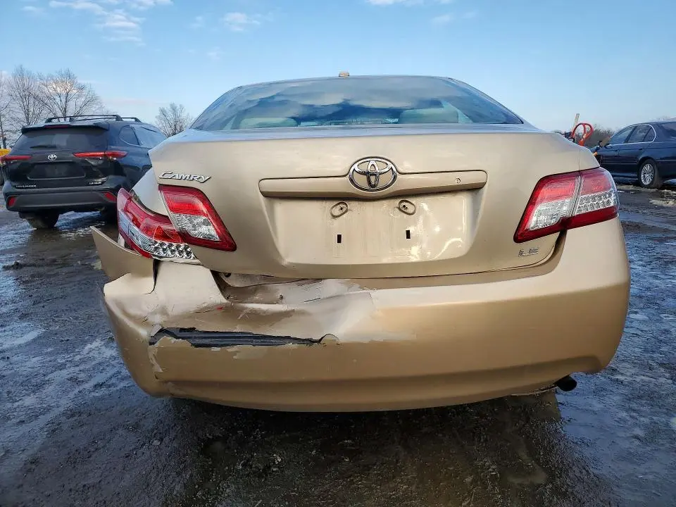 2011 TOYOTA CAMRY LE  