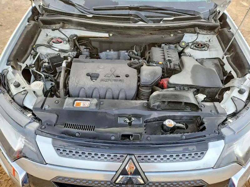2019 MITSUBISHI OUTLANDER SE  