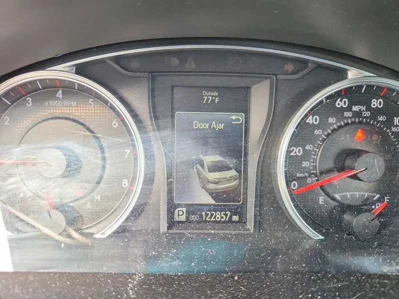 2016 TOYOTA CAMRY SE  