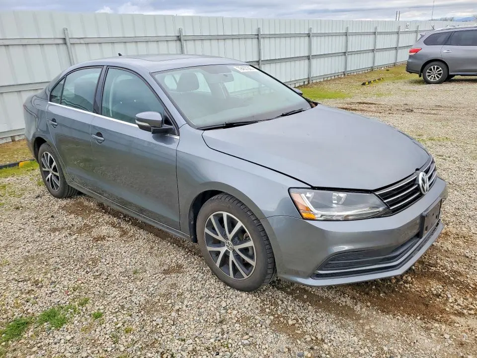 2017 VOLKSWAGEN JETTA SE  
