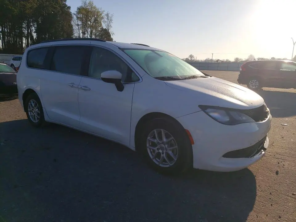 2021 CHRYSLER VOYAGER   