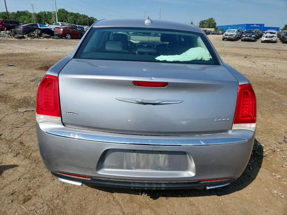 2015 CHRYSLER 300 LIMITED  