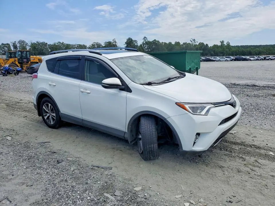 2017 TOYOTA RAV4 XLE  