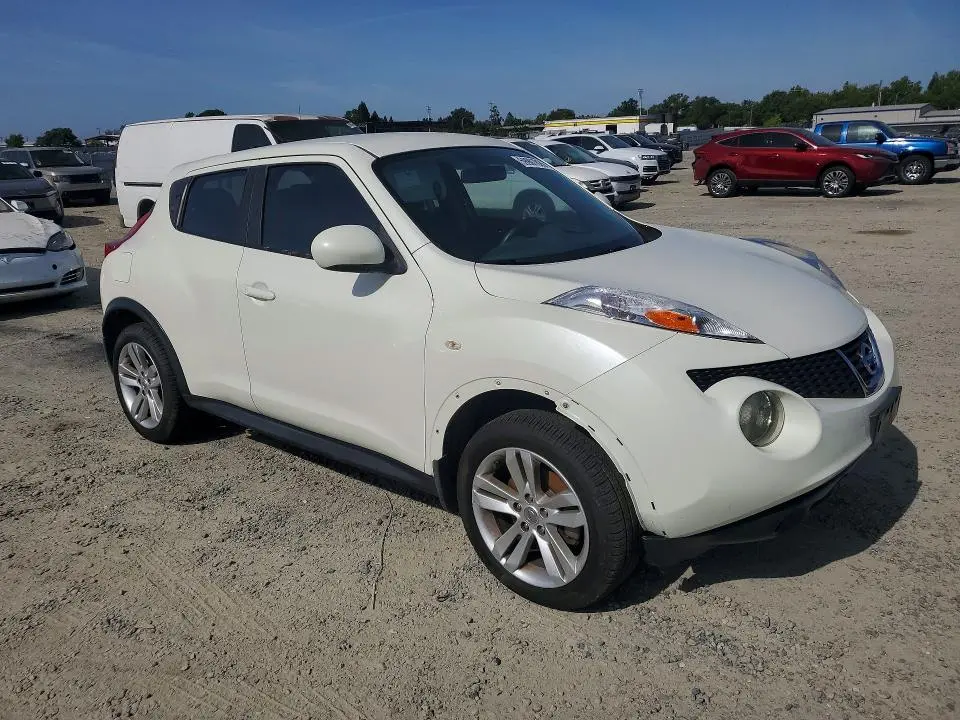 2011 NISSAN JUKE S  