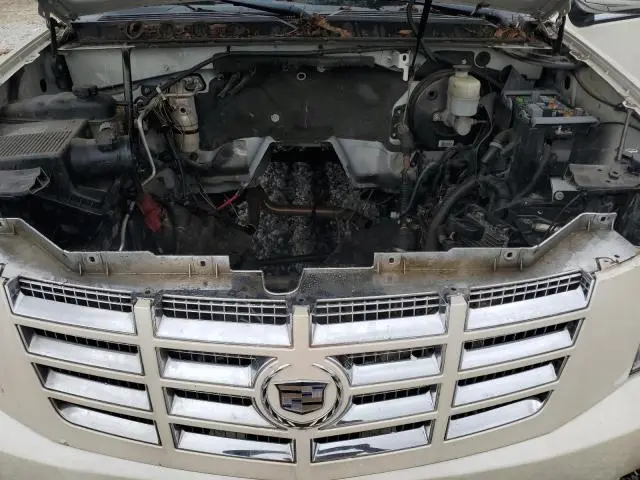 2010 CADILLAC ESCALADE EXT LUXURY  