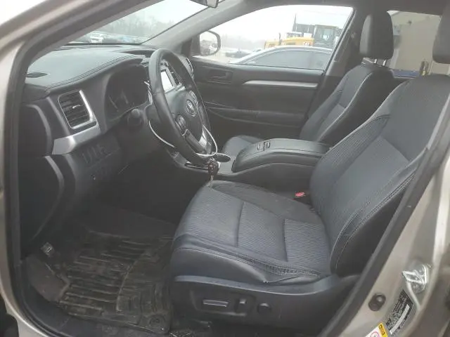 2015 TOYOTA HIGHLANDER LE  