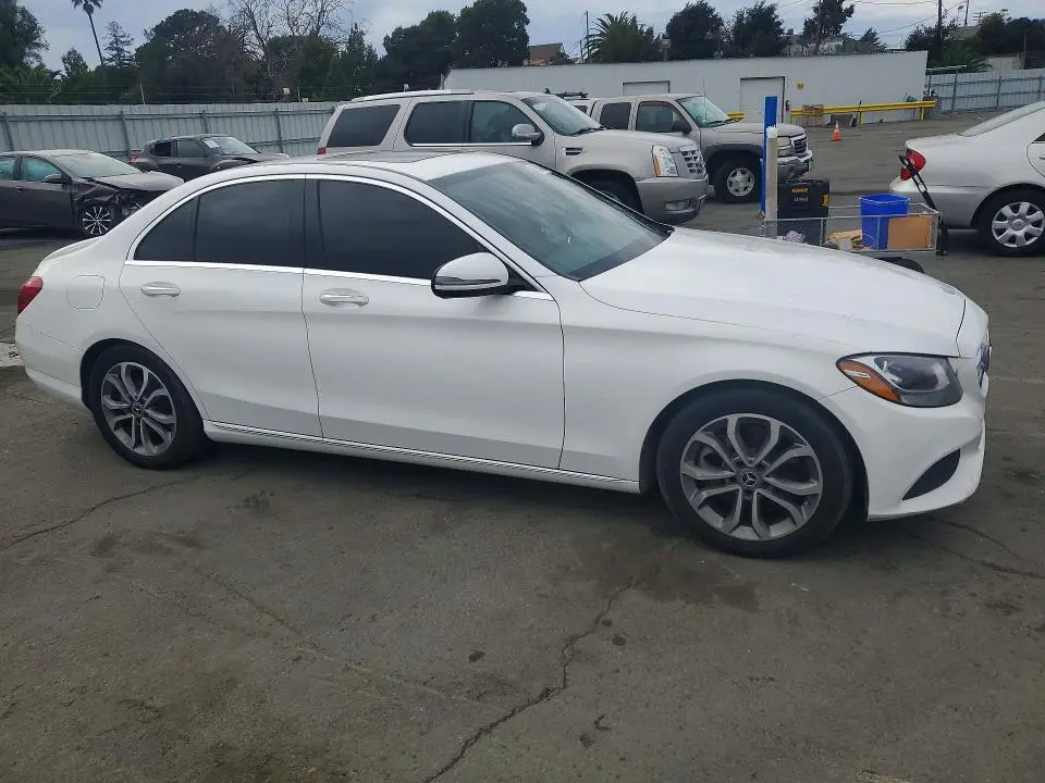 2018 MERCEDES-BENZ C 300  