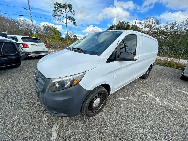 2017 MERCEDES-BENZ METRIS   