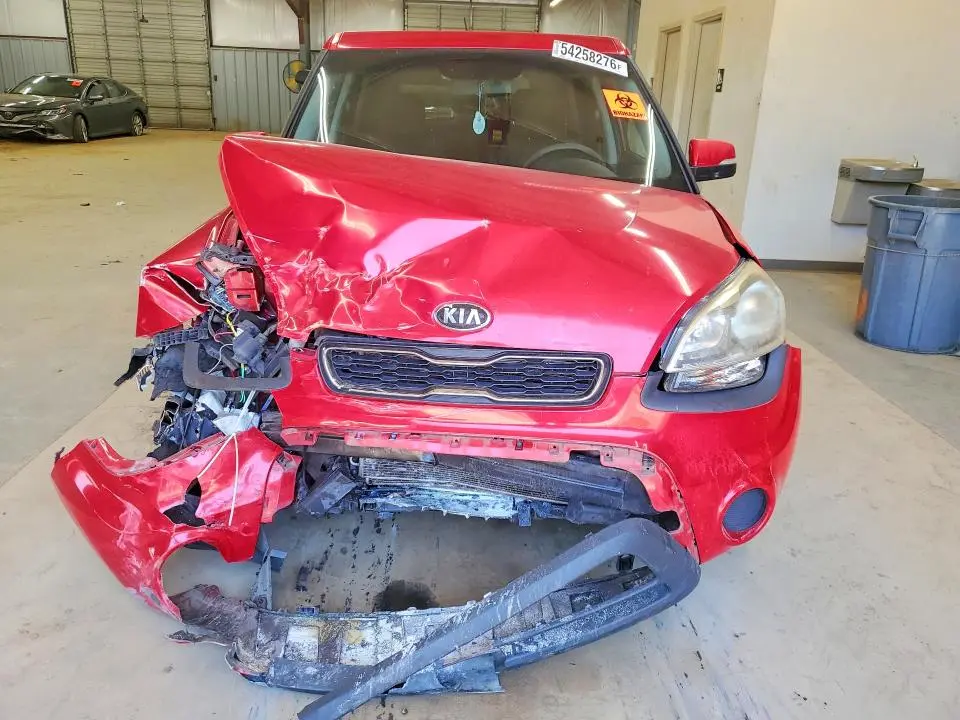 2013 KIA SOUL +  