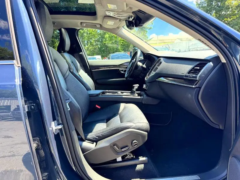 2019 VOLVO XC90 T5 MOMENTUM  